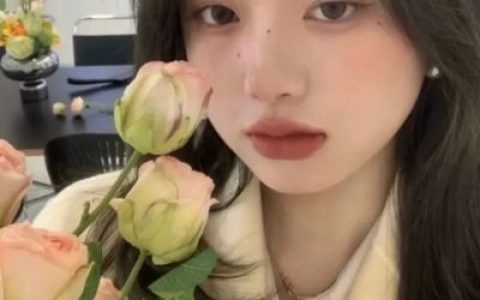 高质量青春好看的女头合集(绿色系清新好看的女生真人头像)