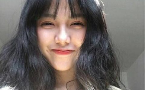 以朋友名义爱着一个人(又可爱又搞怪的女生头像有个性)