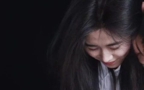 距离不是问题相向而行才是关键(超甜情侣头像一人一半超好看)