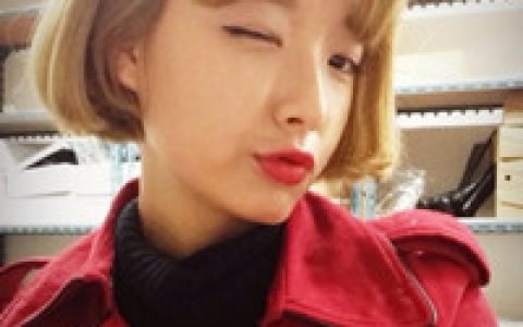 除了你的拥抱我什么都能放过(最流行的短发妹抖阴女生头像)