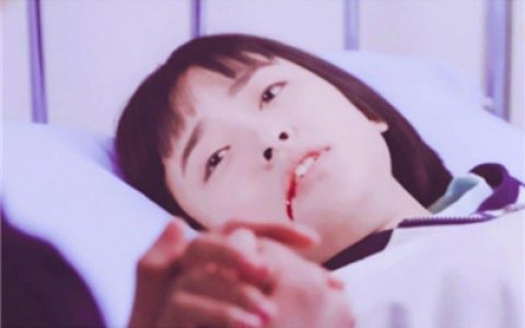 江辰陈小希白边情侣头像(致我们单纯的小美好情侣头像一对)