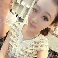我心疼做不成爱人却又相互爱着的人(非主流女生头像)