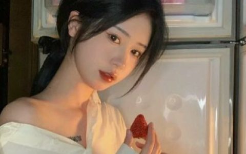 赞美世间一切廉价与可得(人气很高的热门的美女头像精选大全)