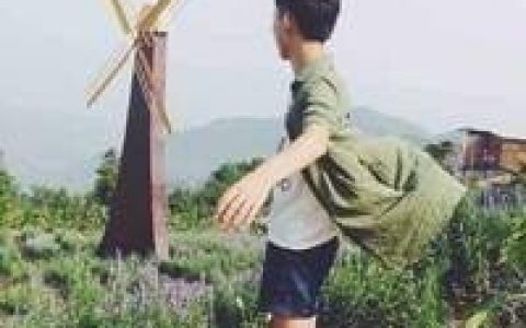 给生命一个微笑去面对人生(忧郁系帅气的男生头像生活照)