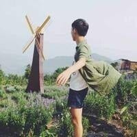 给生命一个微笑去面对人生(忧郁系帅气的男生头像生活照)