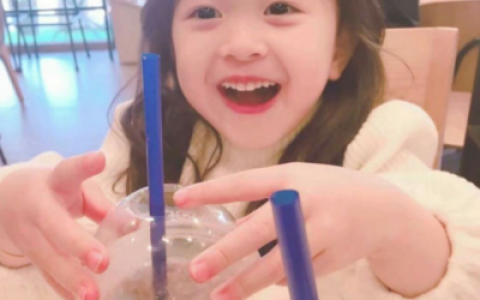 不和没素质的人发脾气(超萌可爱小女孩抖阴头像高清好看)