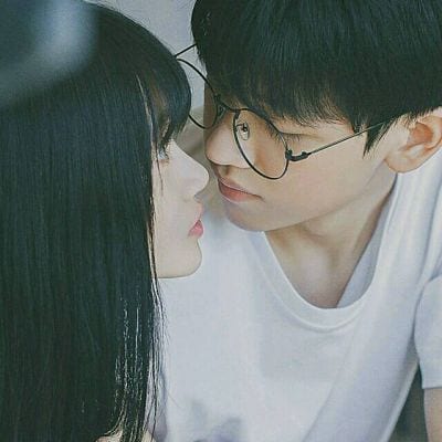 最唯美情侣的头像一人一张(唯美小清新的情侣头像一对)
