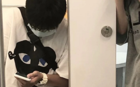 要努力成为一个值得别人去爱的人(很可爱的学生党的真人情侣头像)