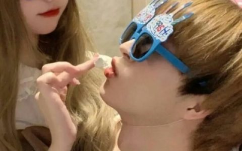 销声匿迹是所有告别里最勇敢的(别致唯美又超级有意境的情侣头像)