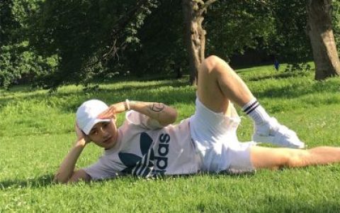 帅气搞怪情侣头像一对(潮流个性情侣头像两人分开一男一女)
