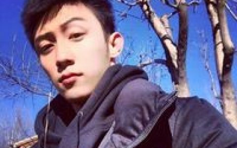 我可以洒脱放下笑着原谅(潮男黄景瑜抖阴帅气头像)