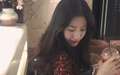 那些苍白的曾经被我们丢弃(抖阴头像女生喝饮料韩系可爱头像)