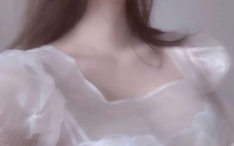 高冷宠溺的甜蜜情头(不露脸的宠溺双人情侣头像)