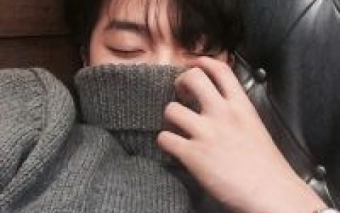 第一个人不一定是未来(男生扣扣头像图片大全高清最新版)