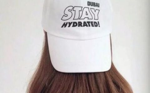 搞怪有活力的情侣头像一对(青春最潮流的情侣头像帅气一男一女)