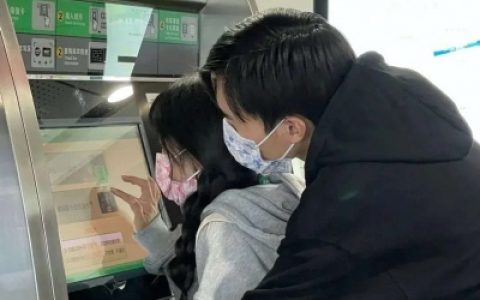 比较污一点的幸福情头大全(适合热恋期的超甜情侣头像真人)