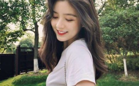 再也回不到以前的耳语亲昵(最流行的女生头像气质小清新)