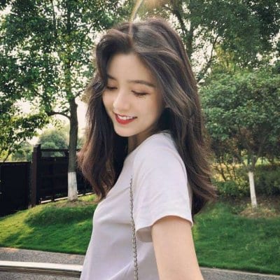 再也回不到以前的耳语亲昵(最流行的女生头像气质小清新)