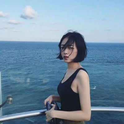 夏天最受欢迎的海边头像女生高清(海边女生头像小清新侧脸正脸)