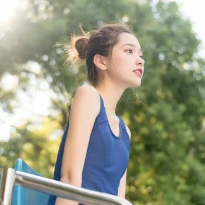 我很难过假装快乐(独一无二的女生头像小清新唯美)