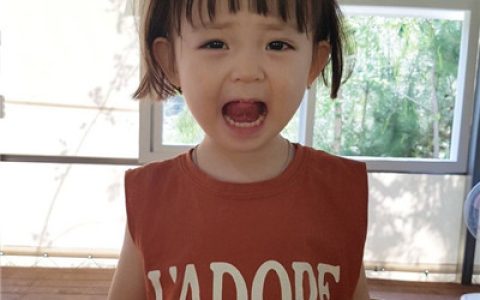 今天没吃药感觉自己萌萌哒(萌娃宝贝小女孩头像高清大图)