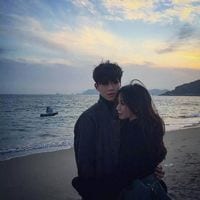 我们的未来只能留给自己想象(情侣双人头像精选大全合辑)