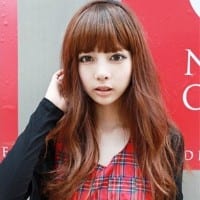 霸气的女生个性头像_指尖流露出的奢华
