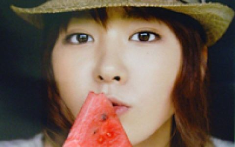 唯美带西瓜的女生头像(清凉夏日西瓜美女头像)