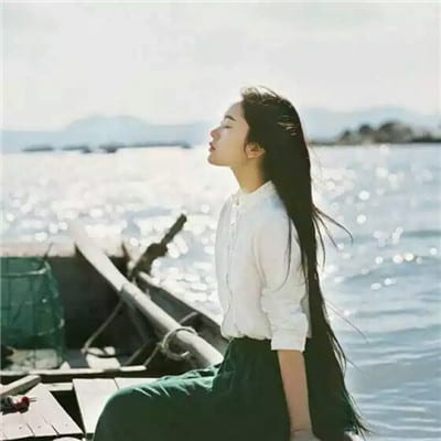 聊天记录看着看着泪流满面(女生小清新文艺范长发头像)