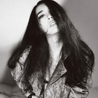 非主流抖阴女生头像虾客_回不去碰不了的昨天
