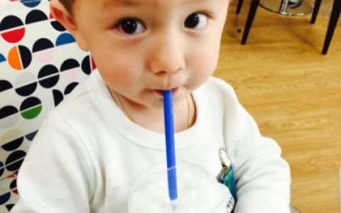 十倍速亲近你的人十倍速离开(最新小孩头像男生帅气可爱)