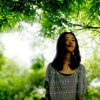生活中唯美个性女生抖阴头像_心头那一抹抑郁的疼痛