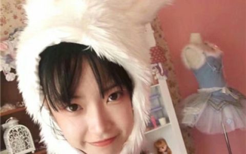 嘟嘴搞怪女生高清大图(可爱甜美美女头像萌萌哒)