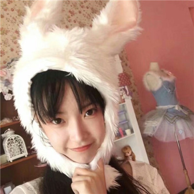 嘟嘴搞怪女生高清大图(可爱甜美美女头像萌萌哒)