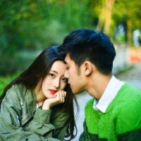 我只盲目的追着前面的太阳(俊男美女情侣头像一对两张)
