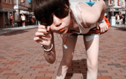 连喜欢的资格都被剥夺_寂寞孤独的伤感女生QQ头像