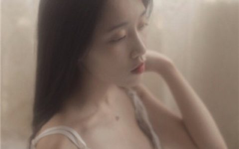 一个人怕孤独两个人怕辜负(女生唯美小清新长发头像)