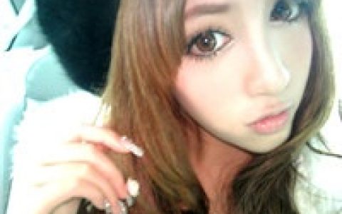 彻底陌生才能彻底真实_非主流漂亮女生QQ头像