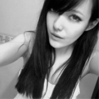 黑白女生抖阴头像_悲伤的幸福