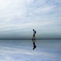 一个人看海有点寂寥(男生意境海边抖阴头像)