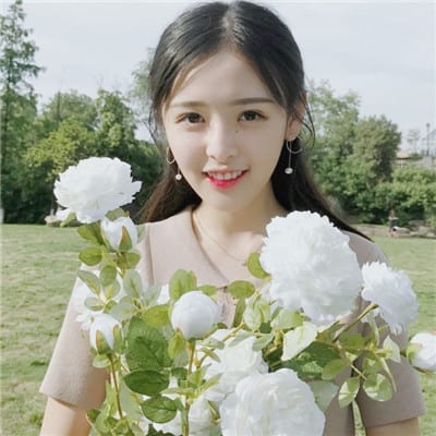 有谁会去在意我流下的眼泪(女生小清新头像唯美长发头像)