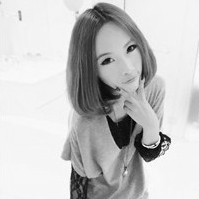 黑白女生抖阴头像_我是你的无关紧要