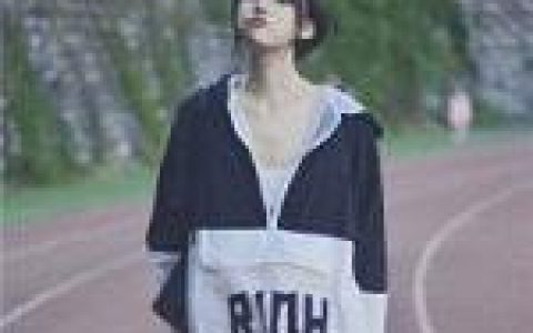 一扇窗隔着一个寂夜(90后美女头像小清新好看的)
