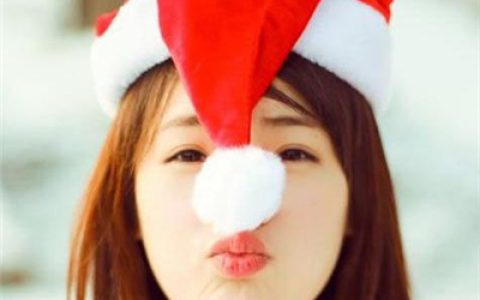 最新适合女生的圣诞节头像(圣诞节戴帽子的女生头像)
