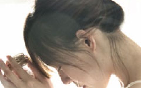 努力做一个可爱的人_单纯想念的非主流女生QQ头像