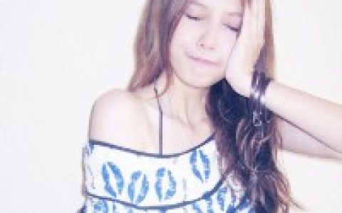 忘掉你的自恋_非主流伤感女生QQ头像