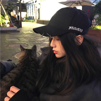 可爱又迷人的女生头像戴帽子(女生快手头像霸气可爱低于480)