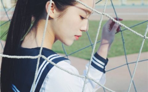 我这么可爱是不是你的最爱(女生头像校园风穿校服小清新)
