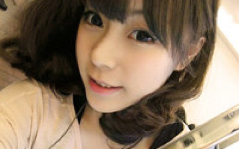 每段爱情都像动人旋律_唯美阳光的非主流女生QQ头像