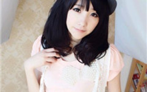 恨自己把感情看得太重_唯美好看的非主流女生QQ头像